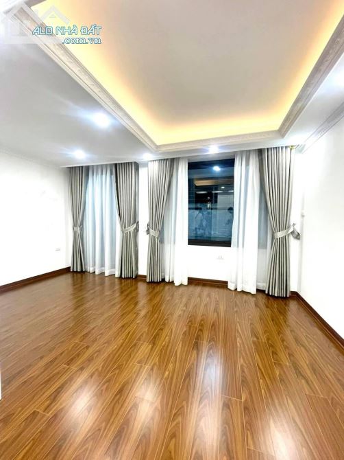 Bán nhà khu Nguyên Hồng - Đống Đa 6 tầng, thông sàn , thang máy xịn, nhà đẹp long lanh . - 2