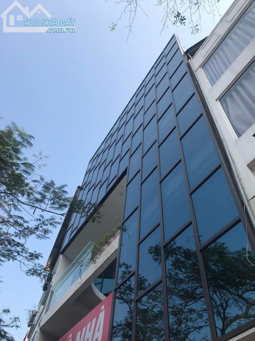 Bán tòa nhà mặt phố Đỗ Quang 230m, 10 tầng, MT 10m