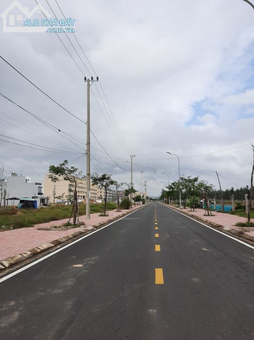 CC Cần Bán Lô Đất Nguyễn Văn Huyên Sạch Đẹp - 1