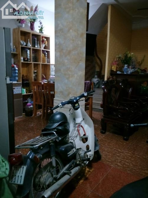 Bán nhà ngõ 467 Lĩnh Nam,DT 42 * 3 tầng. Giá 1,98 tỷ - 2
