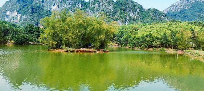 CẦN BÁN LÔ GÓC 2 MẶT TIỀN BÁM SUỐI BÁM HỒ TẠI KIM BÔI GIÁ 1.Xtr/m2 - 2