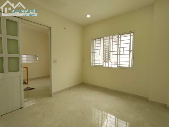 Bán nhà mới  hẻm ba gác gần Đại học Thuỷ Lợi Trường Sa P.17 Bình thạnh 23M2 4PN giá 3 TỶ05 - 2