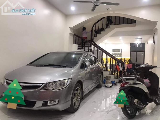 Bán nhà phố Minh Khai, gara, đường ô tô tránh, dt 57mx4t, mt5m, giá 11 tỷ
