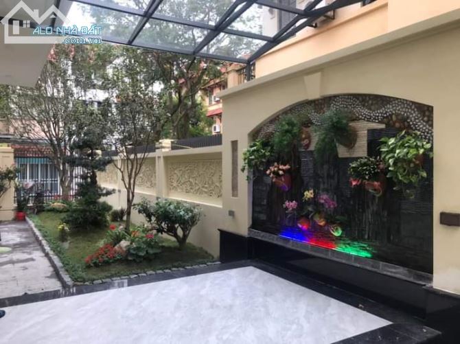 Bán Biệt Thự Việt Hưng 206m2 × 4 Tầng,  Mặt Tiền 11m,  Giá 38.5 Tỷ,  Long Biên - 2