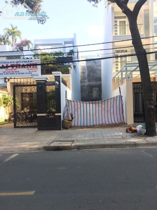 Bán đất mặt tiền kinh doanh Linh Trung, TP Thủ Đức. DT: 4 x 23,8= 95,2m2, Gía: 9.7 tỷ