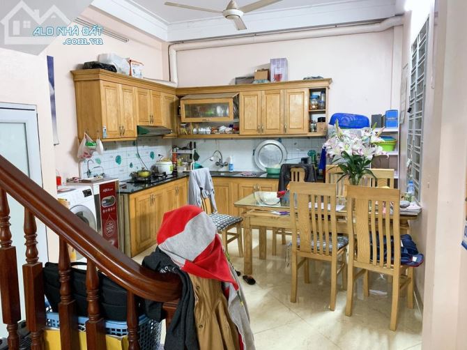 Bán nhà 4 tầng diện tích 40m2 mặt tiền 4m đường Hồ Ba Mẫu, Giá 6,2 tỷ - 1