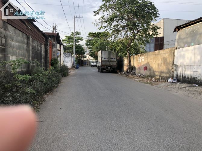 Bán đất mặt tiền đường 8, Phường Tăng Nhơn Phú B. Quận 9 ,DT: 9 x 20 = 180 m2. Gía Tốt