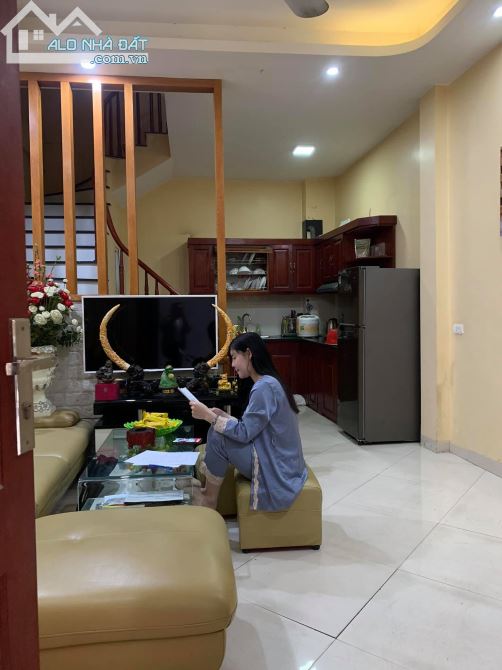 Bán nhà ngõ 521 Trương Định, DT 40m * 5 tầng. Giá 4,4 tỷ - 5