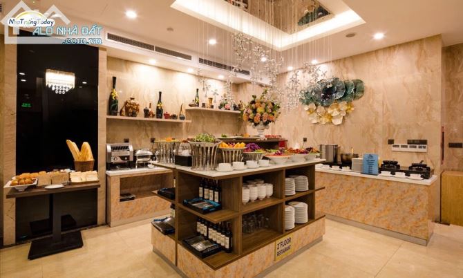Bán khách sạn 3 sao trung tâm phố tây đường Trần Quang khải cách biển chỉ 50m