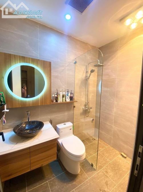 Bán nhà 5 tầng mặt ngõ Vũ Tông Phan, Cách Ngã tư Sở 300m, Dt 40m2 Mt 4m, Giá 5,1 tỷ - 2