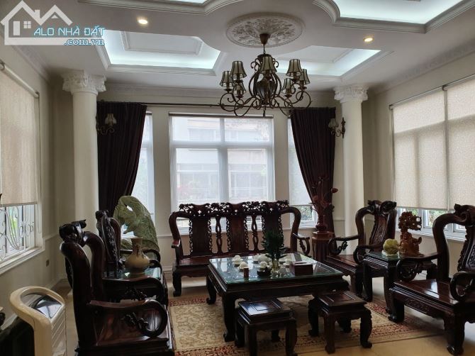 Bán gấp Biệt Thự Siêu vip KĐT Văn Phú- Hà Đông dt 215m x3t, mt 9.6m - 4