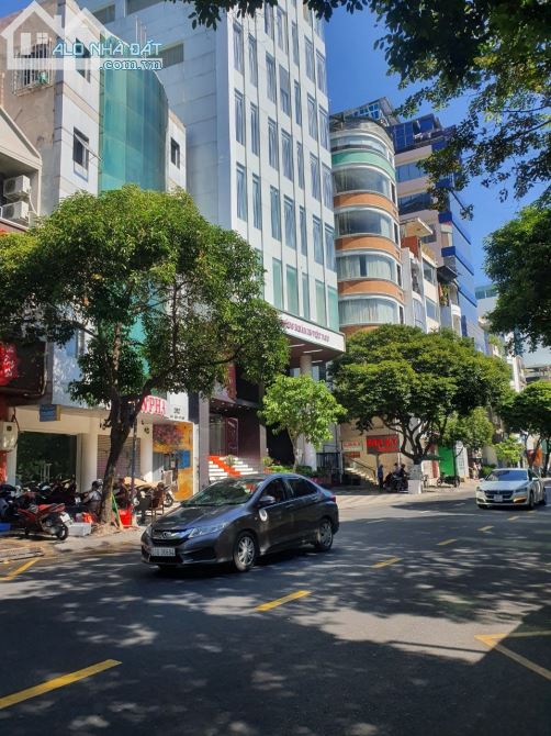 6,5 x 27m, bán tòa nhà văn phòng 4 lầu mặt tiền đường ẤP BẮC - p.13 - tân bình