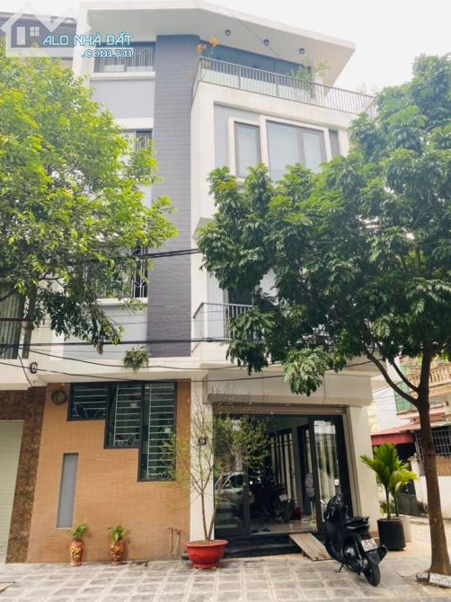 Bán nhà mặt ngõ 21 phố Hoàng Ngọc Phách, Dt 61m2 Mt 7m, Ô tô đõ cửa, Giá 9,8 tỷ - 1