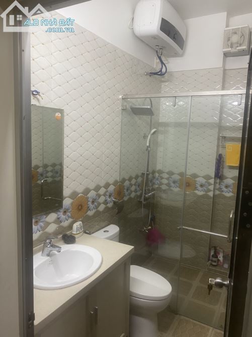 Bán nhà 5 tầng thang máy mặt đường Chùa Hàng. Vị trí đẹp - 5