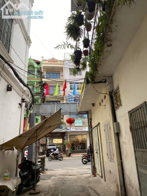 Mặt phố lô góc vỉa hè rộng, giảng võ, đống đa, hà nội