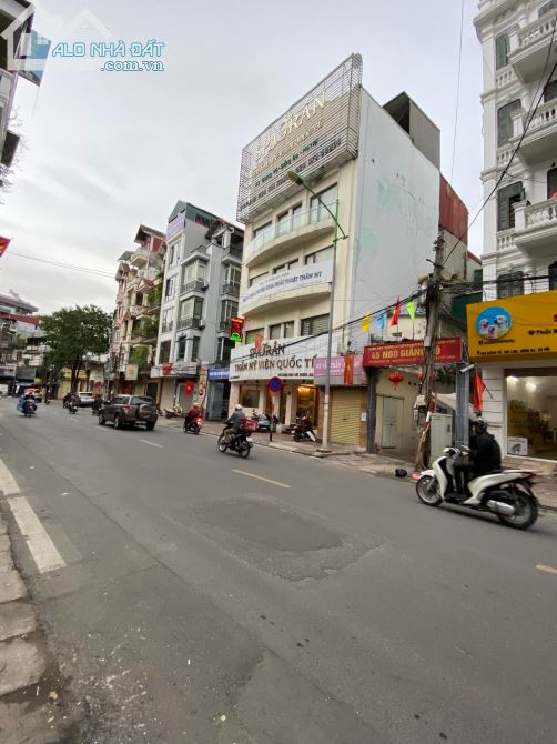 Mặt phố lô góc vỉa hè rộng, giảng võ, đống đa, hà nội - 1