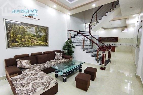 Cho thuê gấp nhà Nguyễn Chí Thanh, DT 75m2 x 6 tầng, ngõ 2 ô tô tránh, có tháng máy 40tr - 1