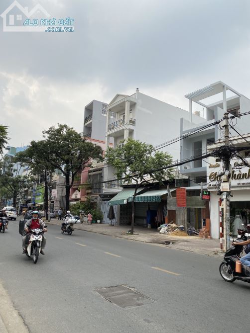 Bán căn góc 2 mặt tiền đường Bà Lê Chân, P Tân Định, Quận 1 ,DT: 4.2x20m,Giá: 20 tỷ