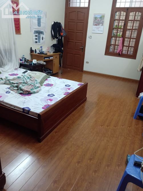 Bán đất tặng nhà 4 tầng, giá đầu tư phố nguyễn ngọc vũ, cầu giấy, hà nội