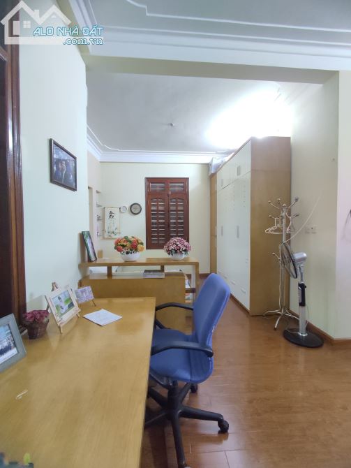 Phân lô ngõ 8 Võng thị, Tây Hồ. Vỉa hè, ngõ thông kinh doanh. 12 tỷ - 2