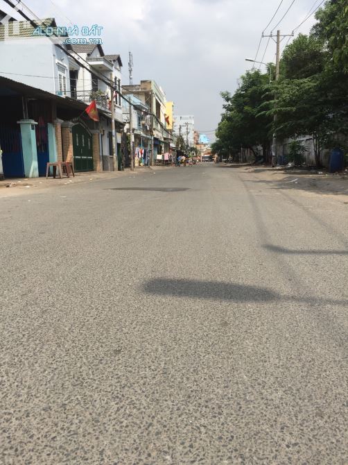 "Bán nhà trọ mặt tiền đường 4, Phường Linh Trung ,Thủ Đức. 11,5 x 18,3 =210,7 m2 - 2