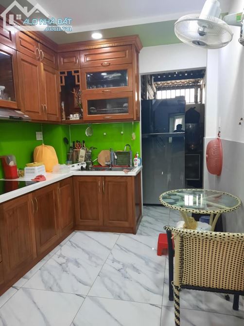 5 TẦNG HOÀN CÔNG ĐỦ - 6PN - NỘI THẤT CAO CẤP - CÁCH MẶT TIỀN 50M - HẺM THẲNG XH VÀO CỬA - 2
