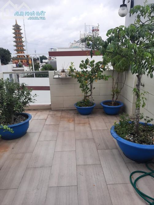 5 TẦNG HOÀN CÔNG ĐỦ - 6PN - NỘI THẤT CAO CẤP - CÁCH MẶT TIỀN 50M - HẺM THẲNG XH VÀO CỬA - 3