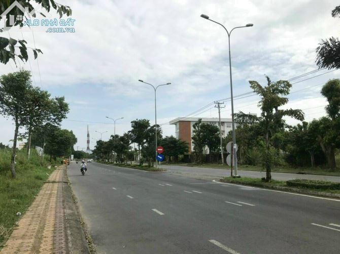 Đất Mặt Tiền Nguyễn Văn Cừ Nối Dài Cần Thơ xéo Trường Đại Học Nam Cần Thơ giá 24triệu - 2