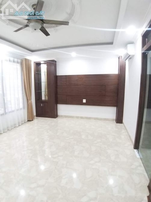 PHÂN LÔ VIP Ô TÔ TRÁNH – THANG MÁY – BÁN NHÀ HOÀNG QUỐC VIỆT CẦU GIẤY 70M2 6 TẦNG MT 6m - 5