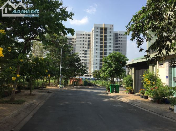 "Bán đất đường 494, Phường Tăng Nhơn Phú A, DT: 5 x 21 = 105 m2 cn. Gía: 7.2 tỷ