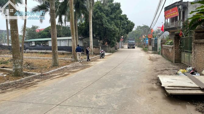 BÁN ĐẤTTRỤC CHÍNH KHOANG MÁI – ĐỒNG TRÚC – LÔ GÓC CONTENER TRÁNH 243M 8MT 7.8 TỶ