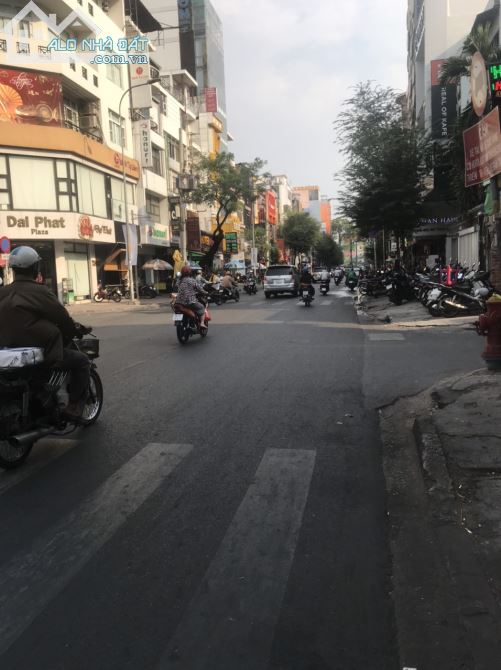 Bán nhà mặt tiền Trần Hưng Đạo q5 4.2x24m 3 tấm giá chỉ 27 tỷ - 1