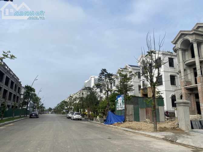 Bán nhà Biệt Thự 3 Tầng KĐT Phú Mỹ An, Huế ➡️ DT: 210m2 (10m x 21m) - 1