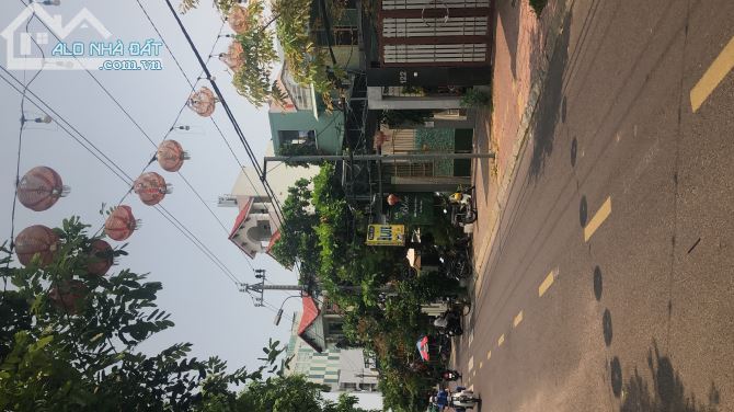 Cho thuê nhà nguyên căn mặt tiền  trung tâm thành phố đường Đô Đốc Bảo diện tích lớn