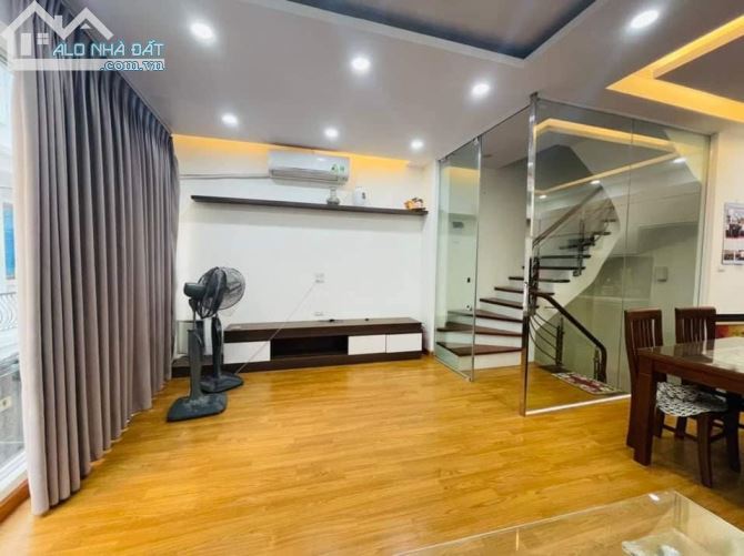 BÁN NHÀ ĐẸP PHÚ DIỄN, LÔ GÓC KINH DOANH, NGÕ THÔNG,GARA OTO TRÁNH, Dt65m, mt4.5, 9x tỷ