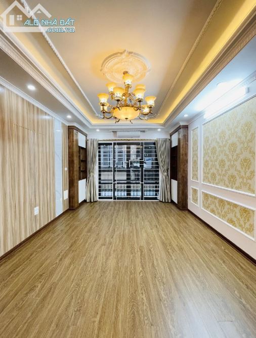 Cho thuê nhà lô góc Thái Hà, DT 100m2 x 5 tầng, ngõ rộng ô tô đỗ cửa, giá 24 triệu/tháng - 2