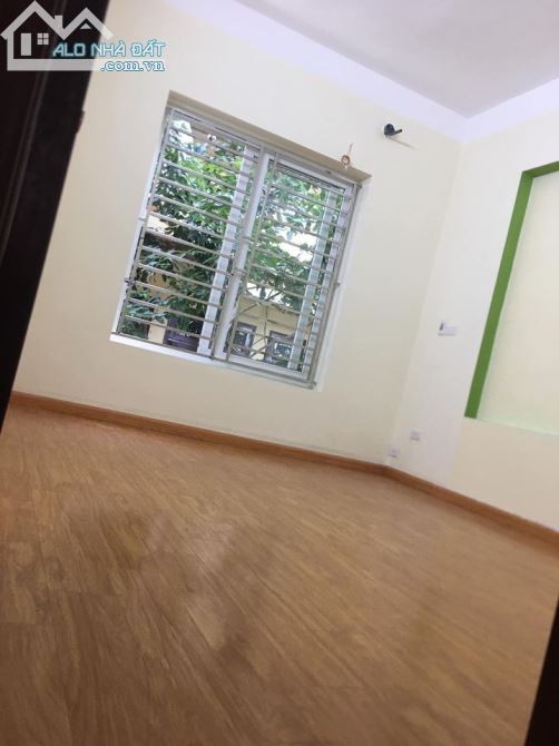 Bán nhà 4 tầng 1 tum gần ĐH Ngoại Thương, Dt 37m2, có 5 phòng ngủ khép kín, giá 4,9 tỷ - 3