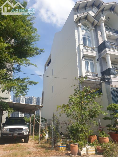 Bán đất mt đường Dương văn An - đô thị An Phú An Khánh - Quận 2. DT: 5x22. Giá: 16 tỷ