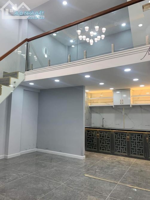BÁN NHÀ MẶT TIỀN TRẦN HƯNG ĐẠO, QUẬN 5,MỘT CĂN DUY NHẤT, NGANG 5 x 19, 95M2, CHỈ 21 TỶ. - 1
