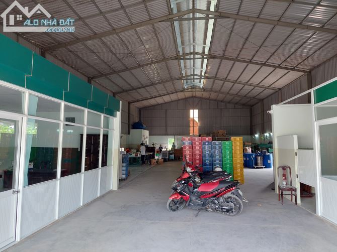 Cho thuê nhà xưởng diện tích 800m2 giá 35tr/tháng ở ngã 4 ga Quận 12.