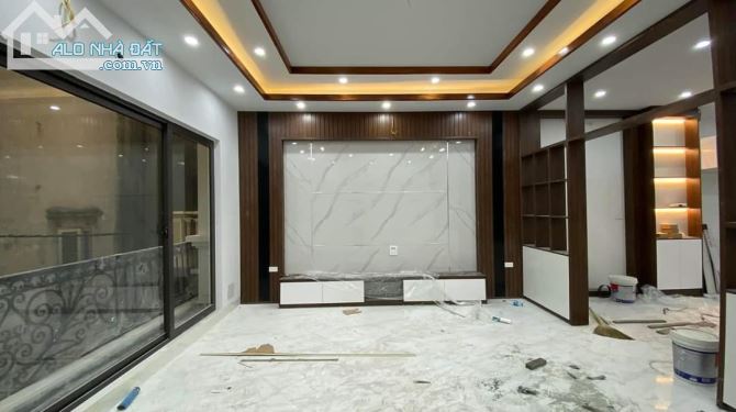 Siểu Phẩm Mới Tinh 56m×5T Ngõ Phố Trương Định.Ngõ Trước Nhà 2.5m