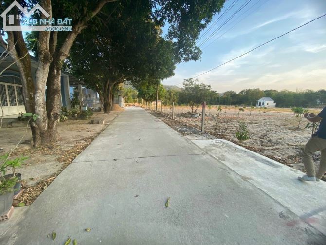 ✨ Diện tích: 10x28M (có sẵn 160M ONT) chia được 2 sổ, đường BÊ TÔNG rộng 4M, KDC -  2,1 TỶ - 1