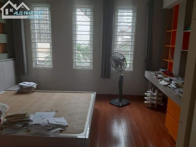 Cho thuê căn nhà 52m2 x 4 tầng tại ngõ 3 phố Phạm Tuấn Tài - Cầu Giấy - 1