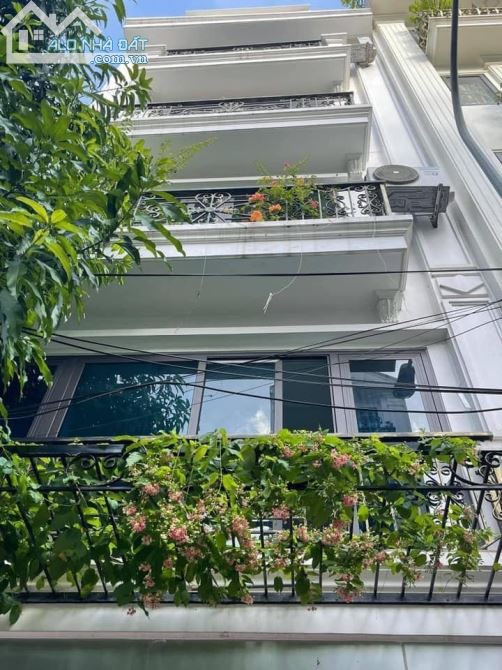 Bán nhà Ngõ 46A  Phạm Ngọc Thạch, diện tích 43m2 x5 tầng, Ô tô đõ cửa, Giá 7,8 tỷ