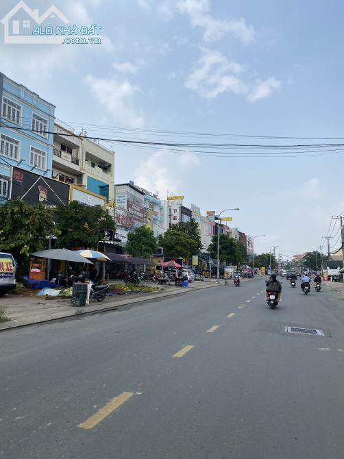 Bán nhà mặt tiền đường Nguyễn Thành Vĩnh, Phường Trung Mỹ Tây (6.5x20m) 13 tỷ