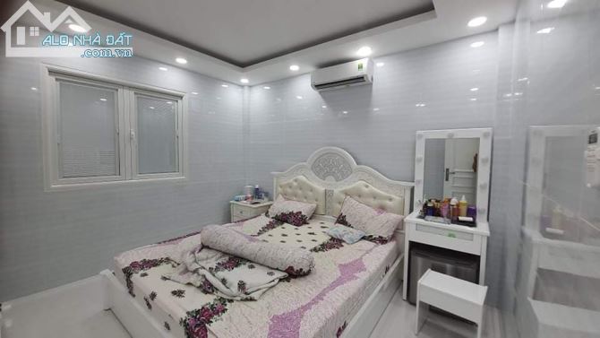 Âu Dương Lân, Quận 8, Hẻm 2 ô tô tránh, 5*18 chỉ 10,5 tỷ - 1