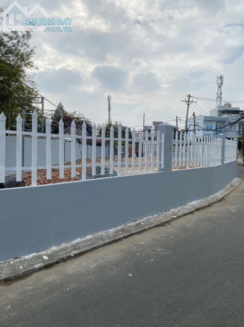 Bán đất 2 Mặt Tiền đường 385 ( đối diện Hồ Bơi ĐH Marketting), Quận 9 - 452 m2 - 22 tỷ - 2