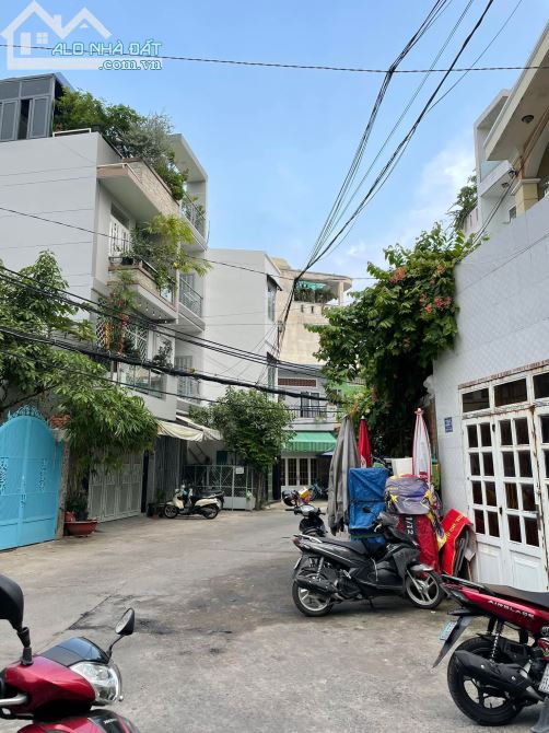Bán nhà HXT quay đầu gần chợ cây Quéo Hoàng Hoa Thám P 5 Bình thạnh 68M2 giá chỉ 10 Tỷ9 - 4