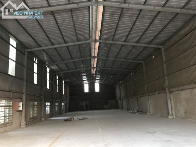 Cho thuê kho xưởng diện tích 900m2 giá 36tr/tháng ở Ngã Tư Ga Quận 12