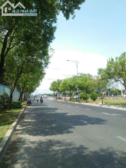 [LONG AN] bán nhà xưởng ĐT 824 – Dt: gần 1,3ha – giá 85 tỷ - X.lương bình – H.bến lức.